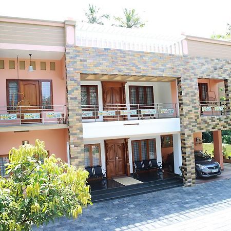 Periyar Villa Home Stay - 테카디 외부 사진